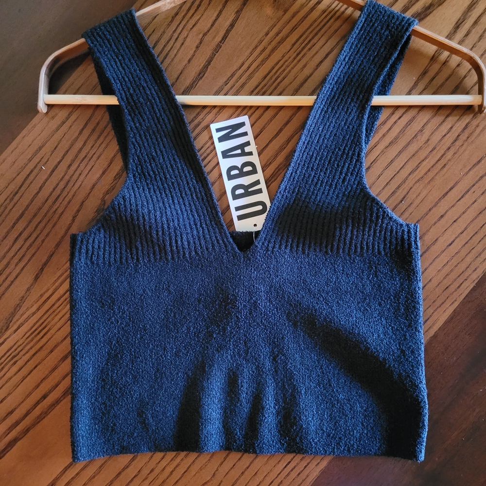 New UO V-neck Knit Tank Top
